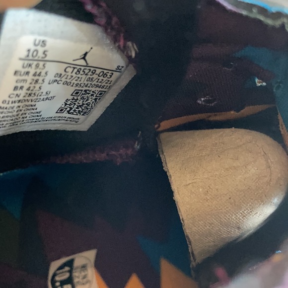 Air Jordan Retro 6 Bordeaux - Picture 4 of 7